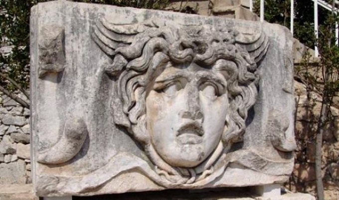 la-restitution-des-pièces-archéologiques-du-palais-de-Carthage